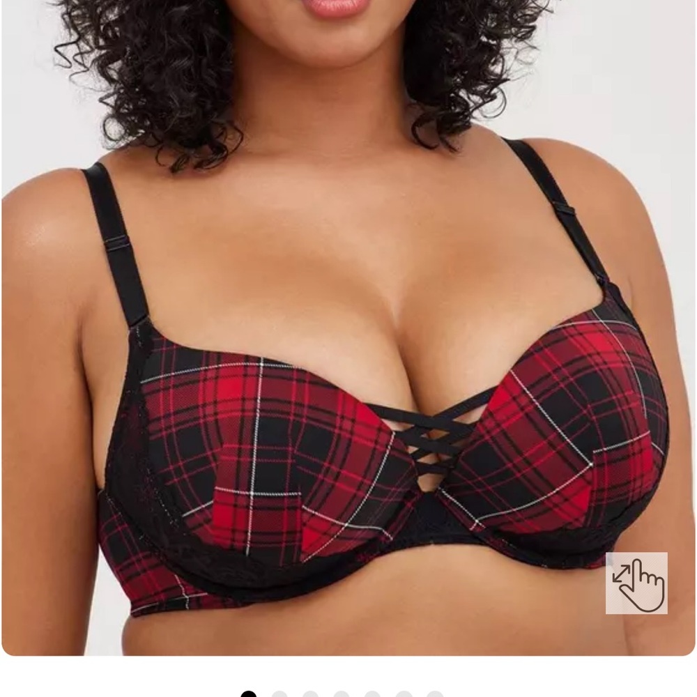 NWOT Torrid Curve XO plunge push up bra
